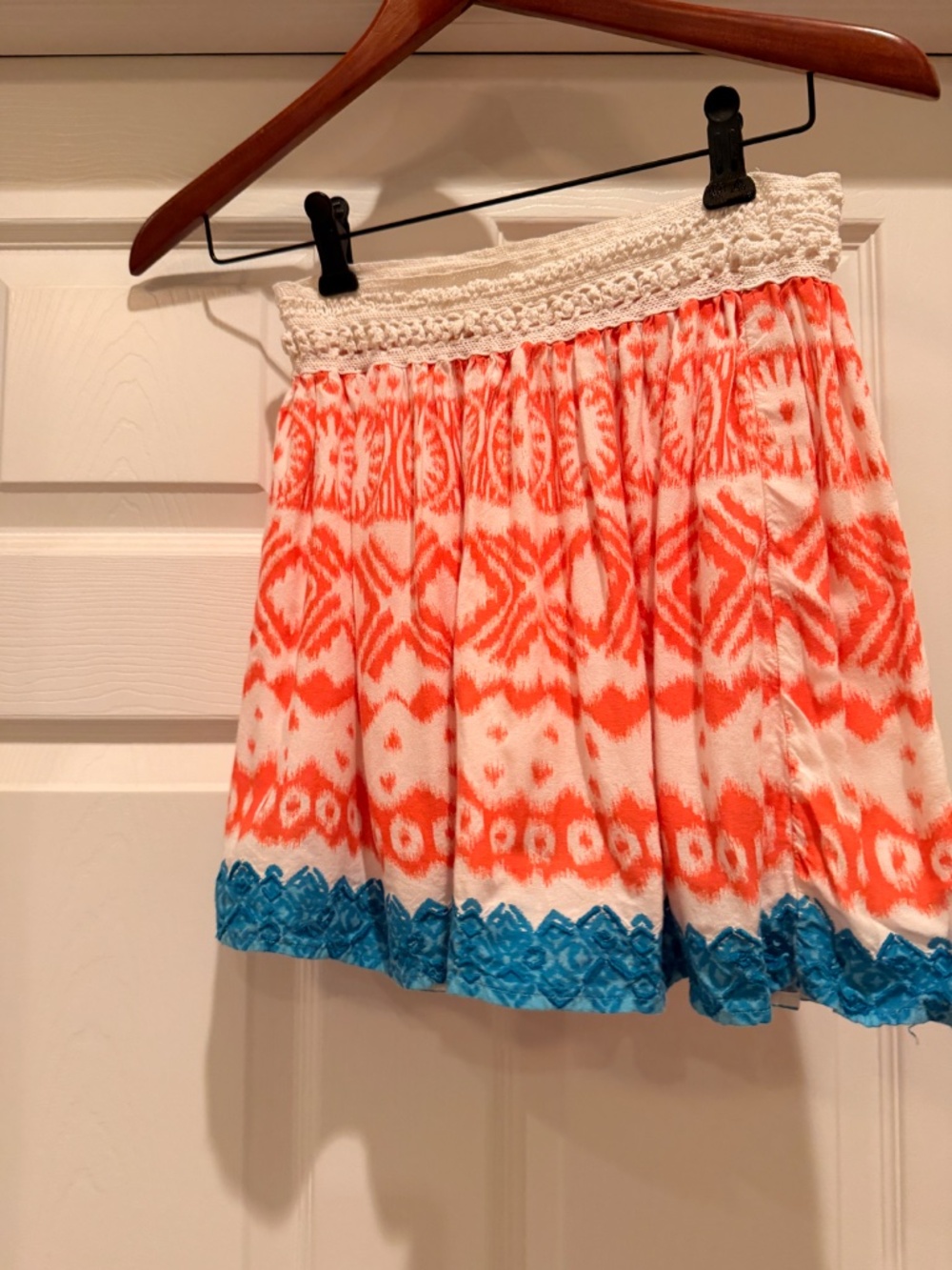 American Eagle flowy boho skirt